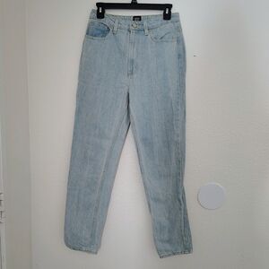 BDG Women's Mom High Rise Light Wash Straight Leg Jeans Sz 28